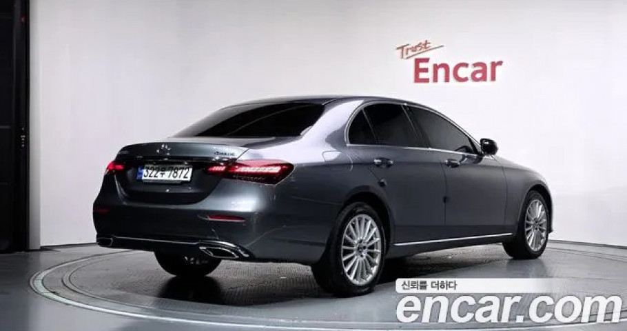 Mercedes-Benz E-Class 