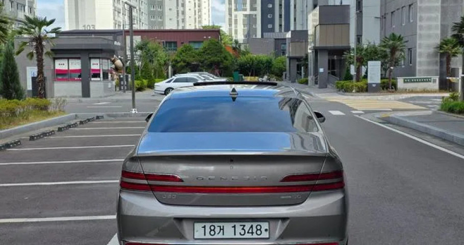 Genesis G90 