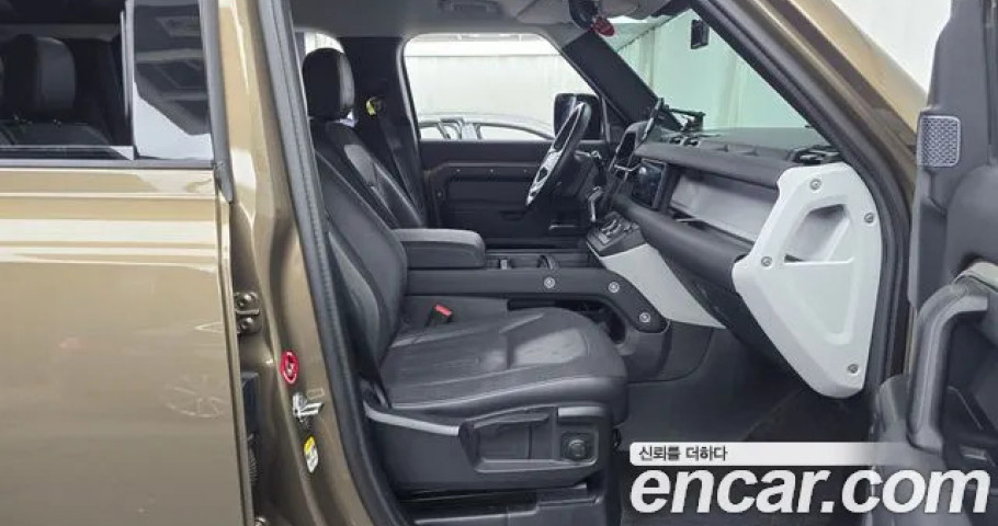 Land Rover Defender 