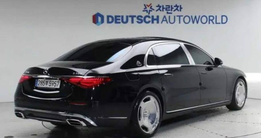 Mercedes-Benz S-Class 