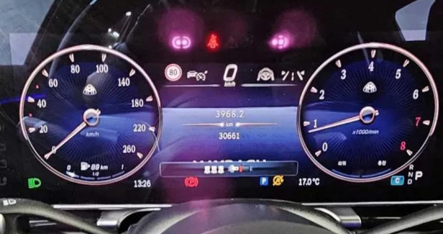Mercedes-Benz S-Class 