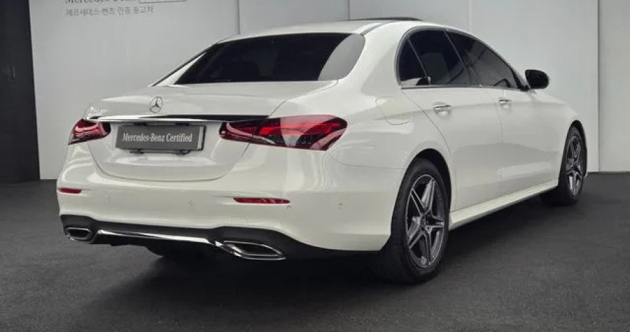Mercedes-Benz E-Class 