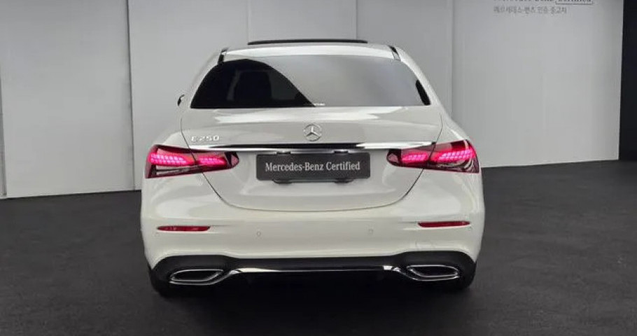 Mercedes-Benz E-Class 