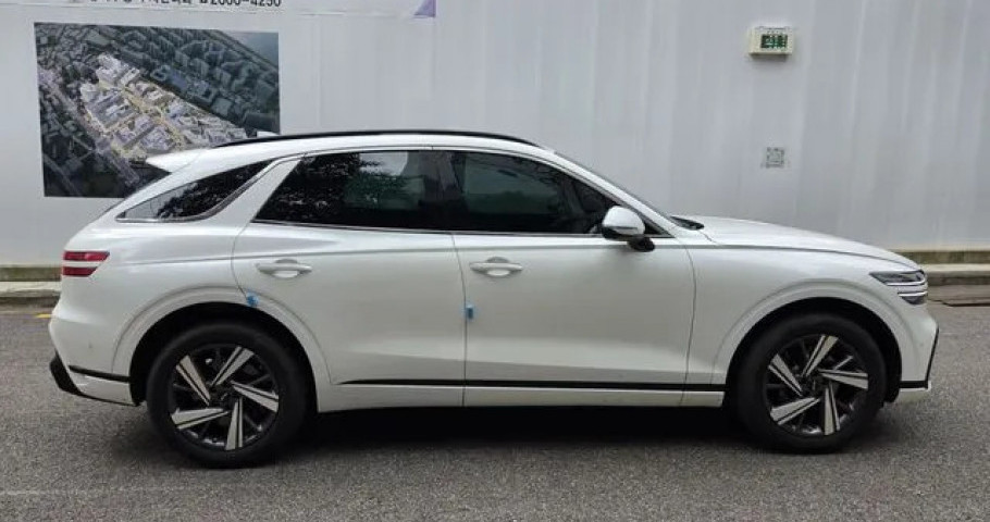 Genesis Gv70 