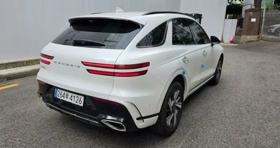 Genesis Gv70 