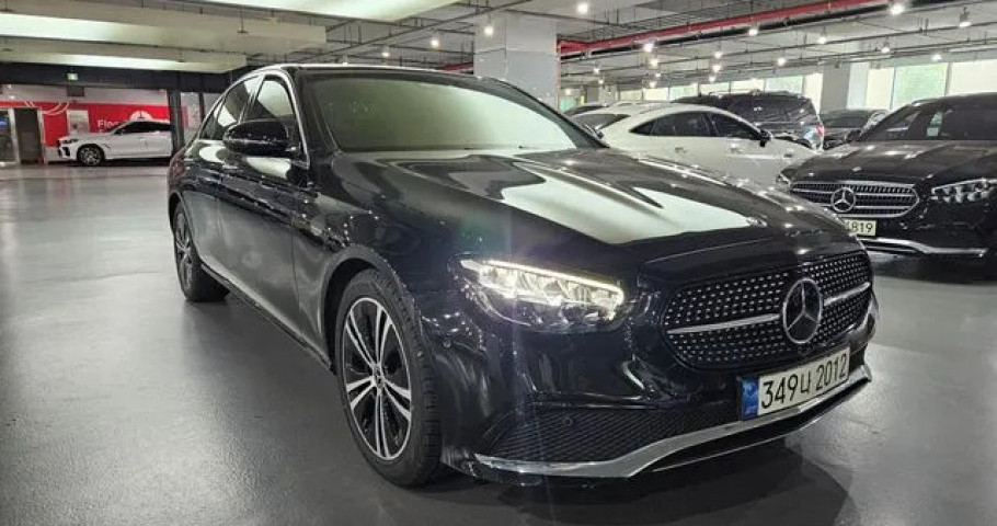 Mercedes-Benz E-Class 