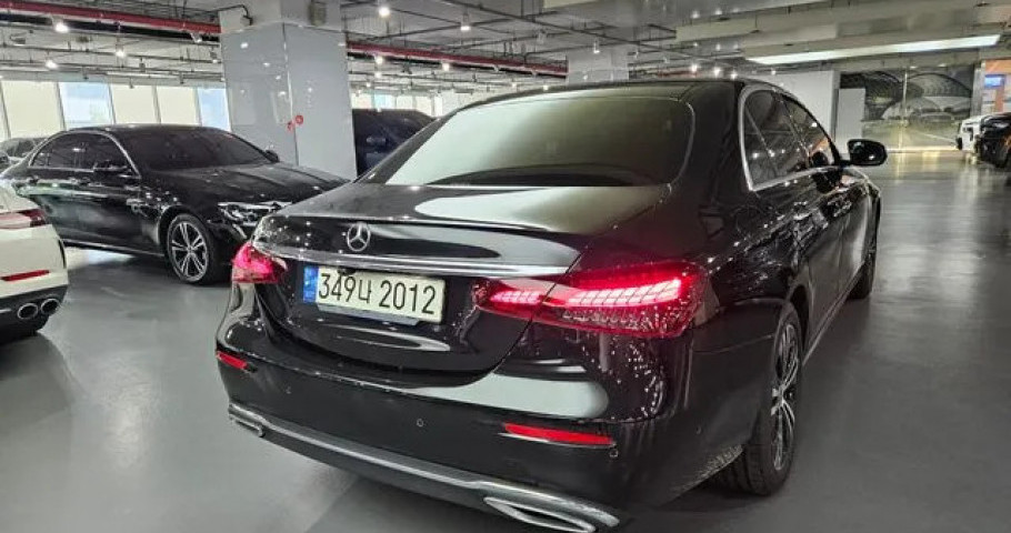 Mercedes-Benz E-Class 