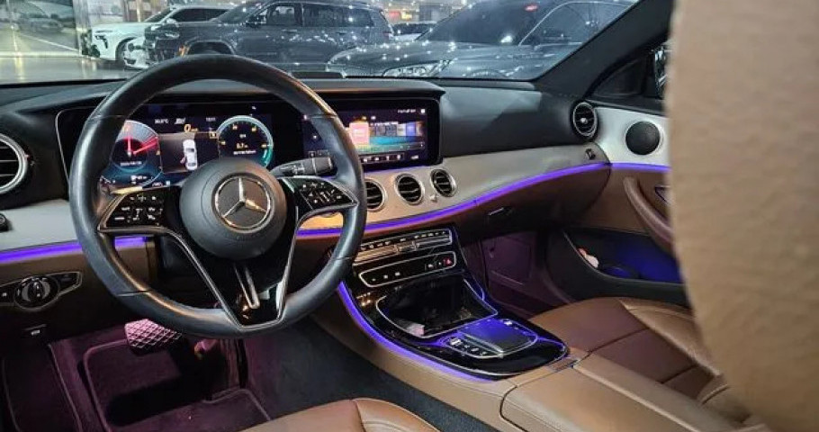 Mercedes-Benz E-Class 