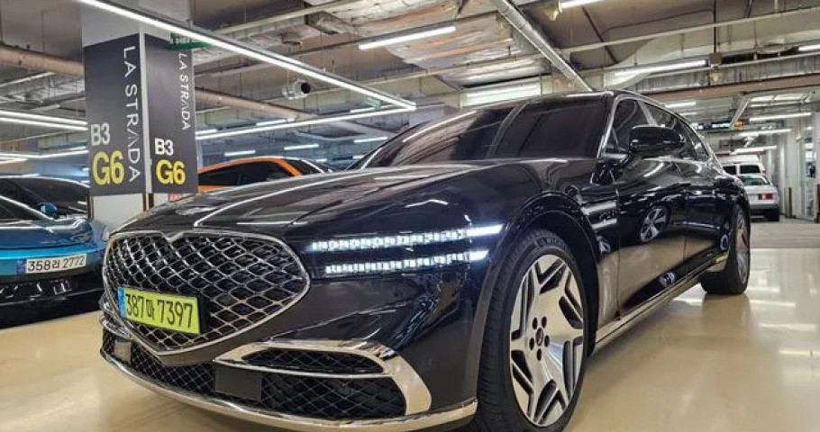 Genesis G90 