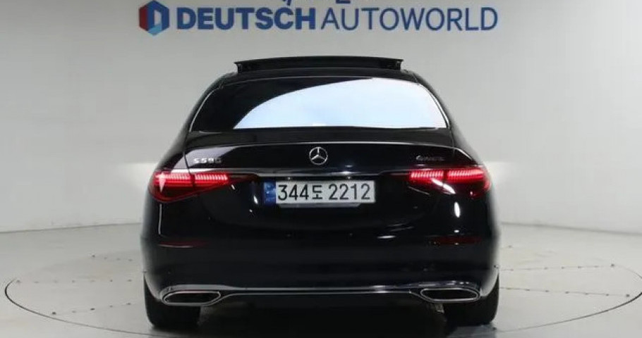 Mercedes-Benz S-Class 