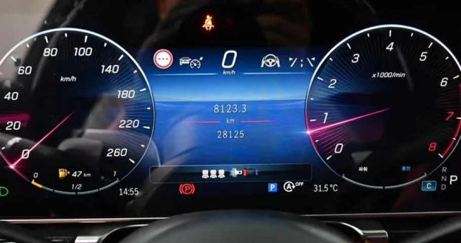Mercedes-Benz S-Class 