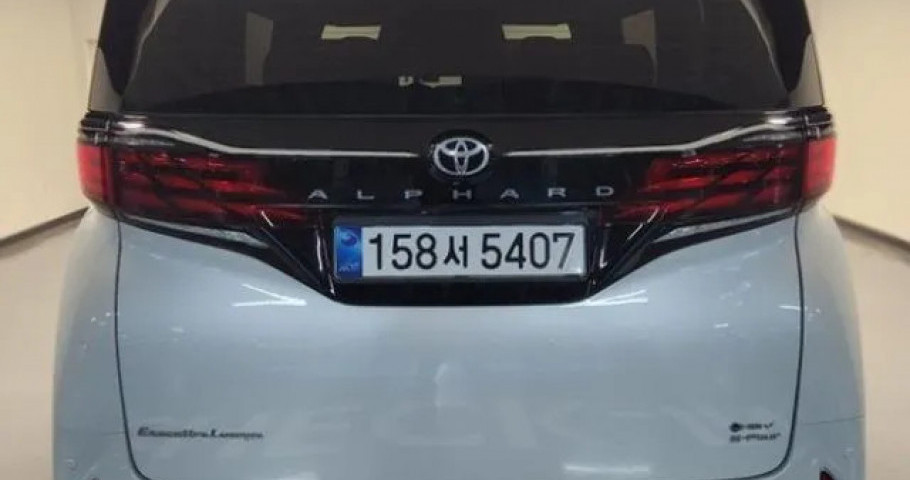 Toyota Alphard 