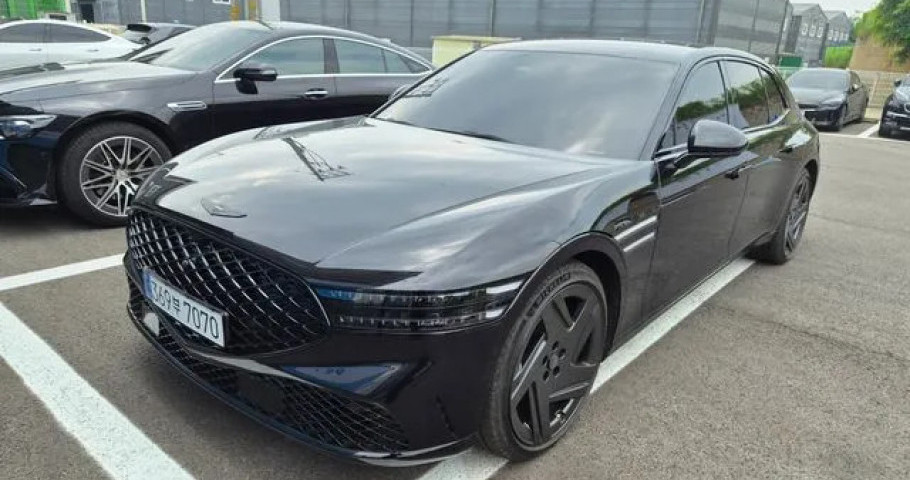 Genesis G90 