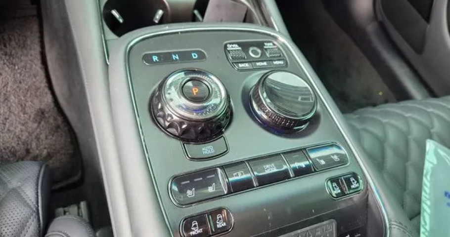 Genesis G90 