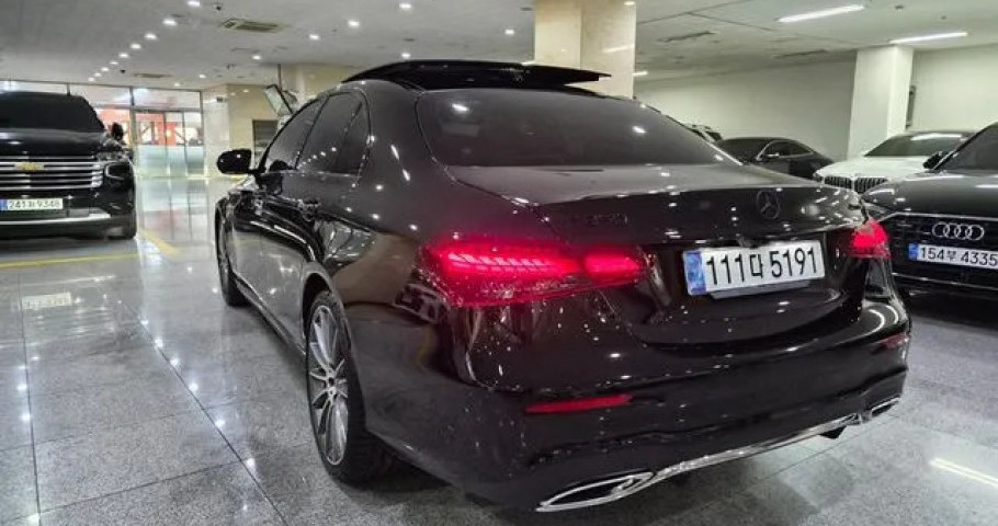 Mercedes-Benz E-Class 