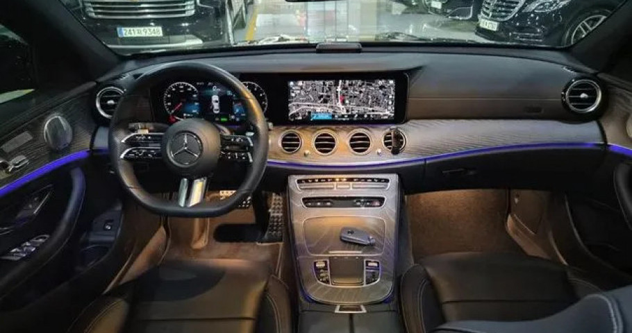 Mercedes-Benz E-Class 