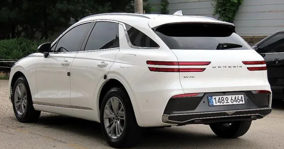Genesis Gv70 