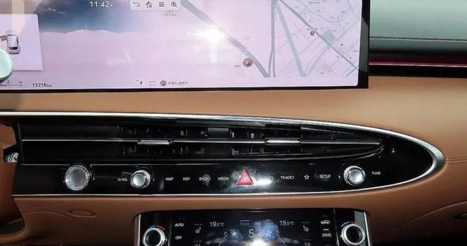 Genesis Gv70 
