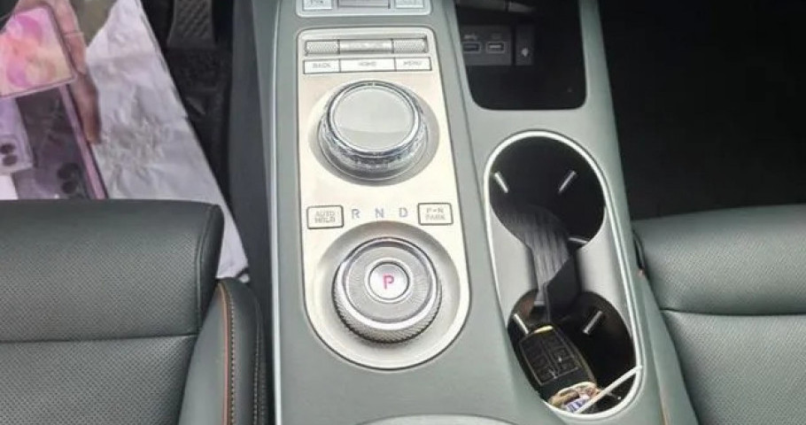 Genesis Gv70 