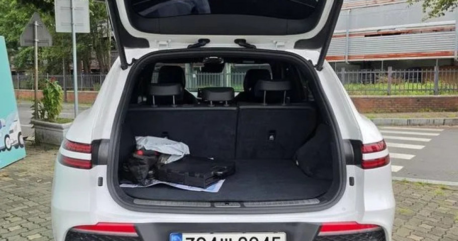 Genesis Gv70 