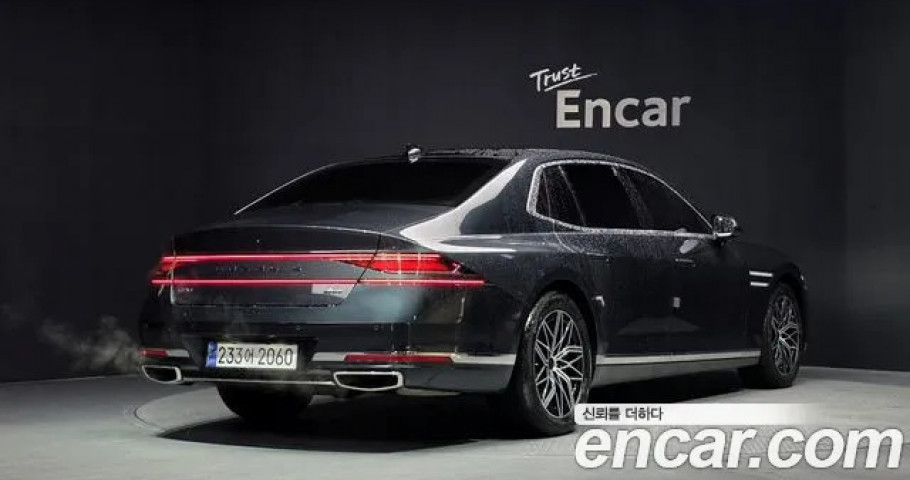 Genesis G90 
