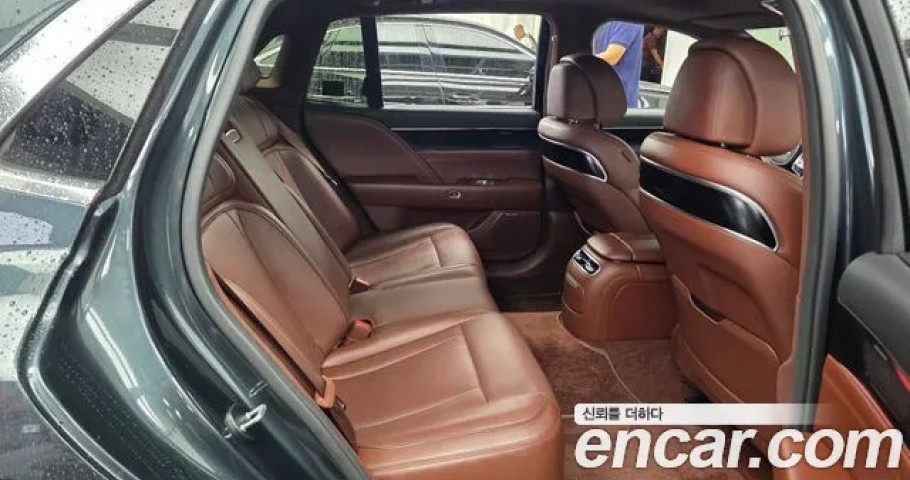 Genesis G90 
