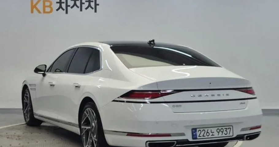 Genesis G90 
