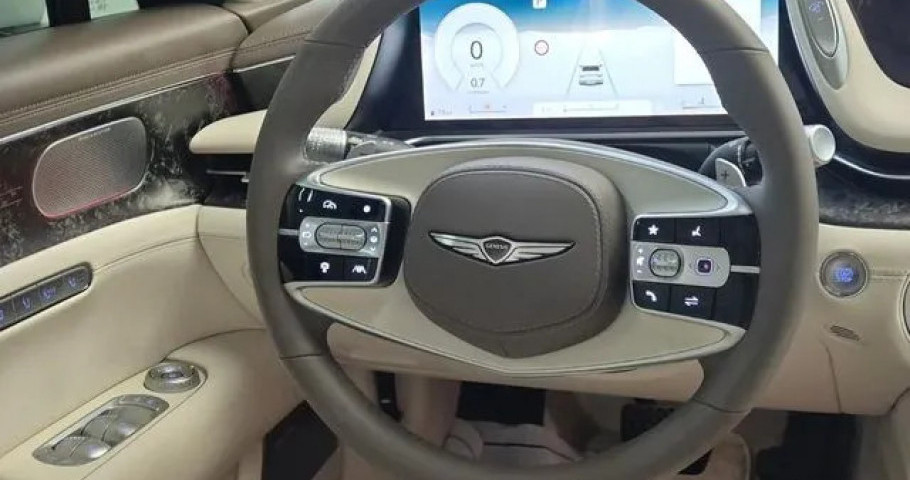 Genesis G90 