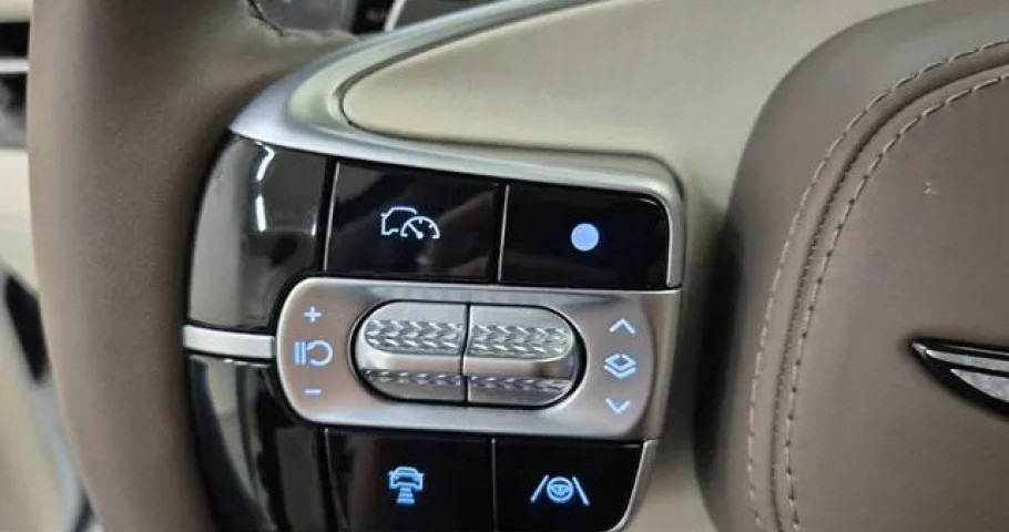 Genesis G90 