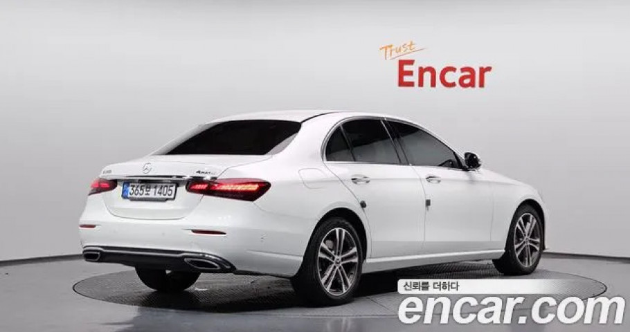 Mercedes-Benz E-Class 