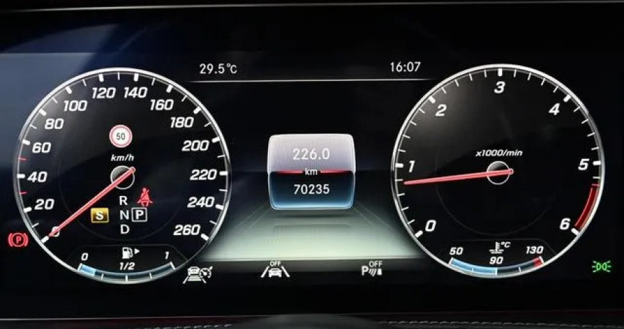 Mercedes-Benz S-Class 