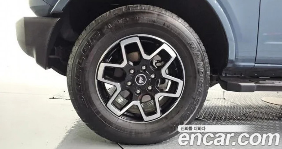 Ford Bronco 