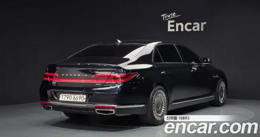 Genesis G90 