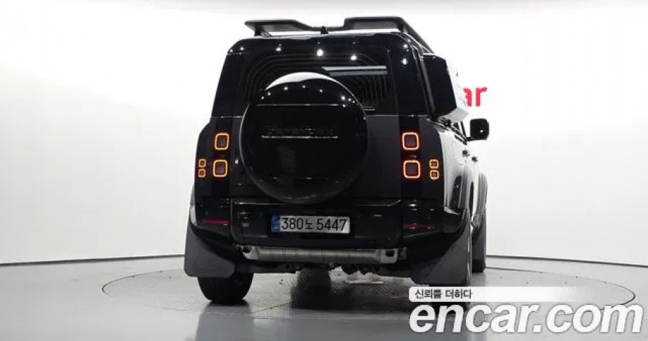 Land Rover Defender 
