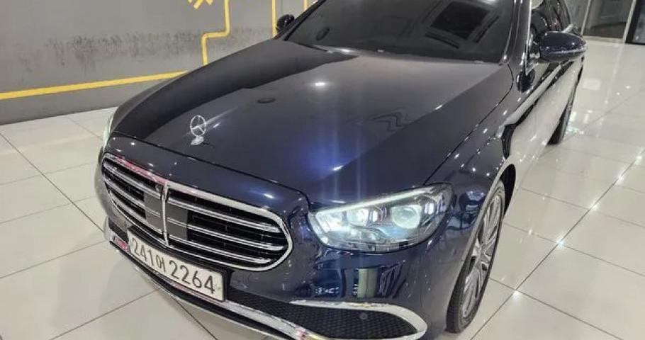 Mercedes-Benz E-Class 