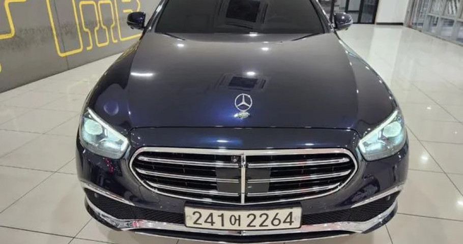 Mercedes-Benz E-Class 