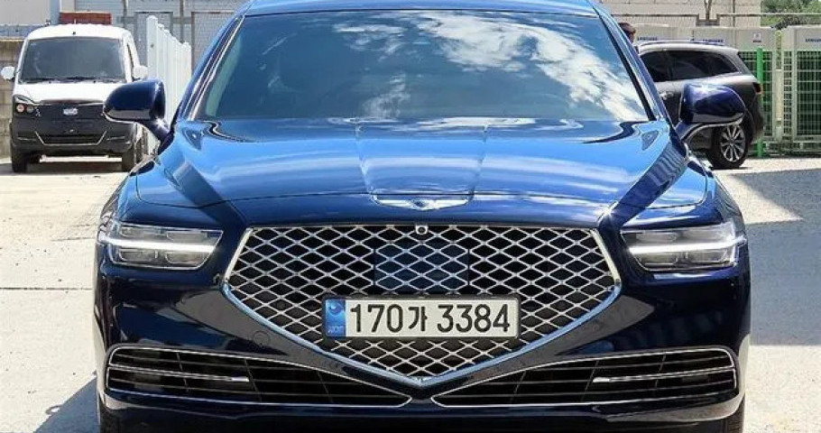 Genesis G90 