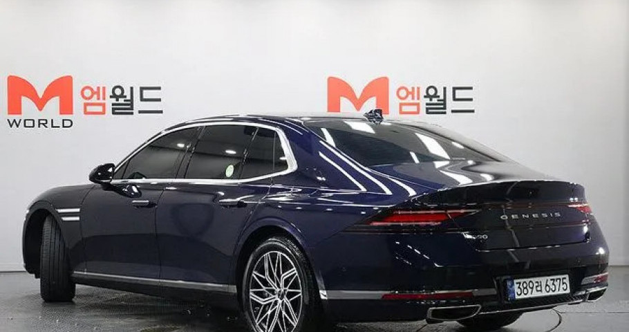 Genesis G90 