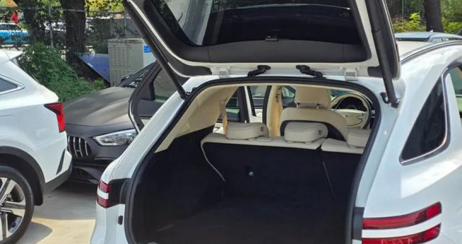 Genesis Gv70 