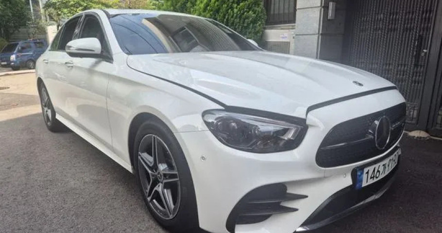 Mercedes-Benz E-Class 