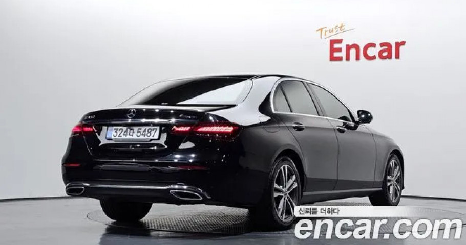 Mercedes-Benz E-Class 