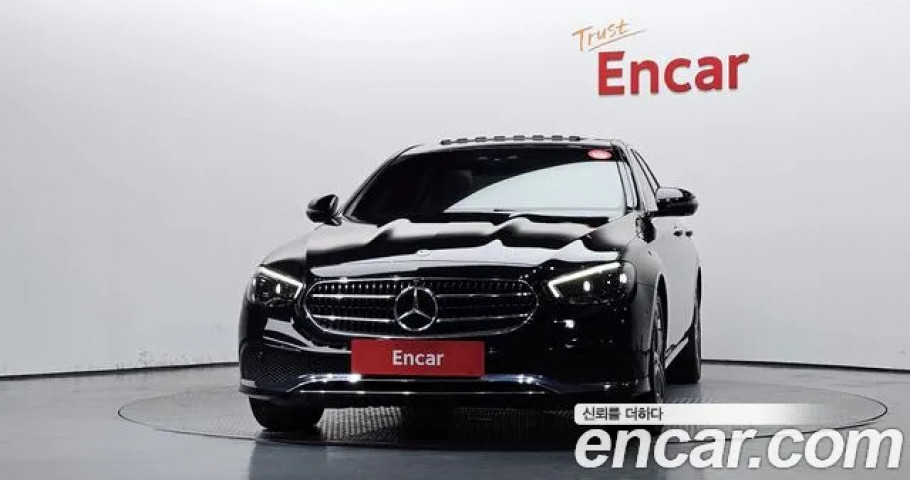 Mercedes-Benz E-Class 