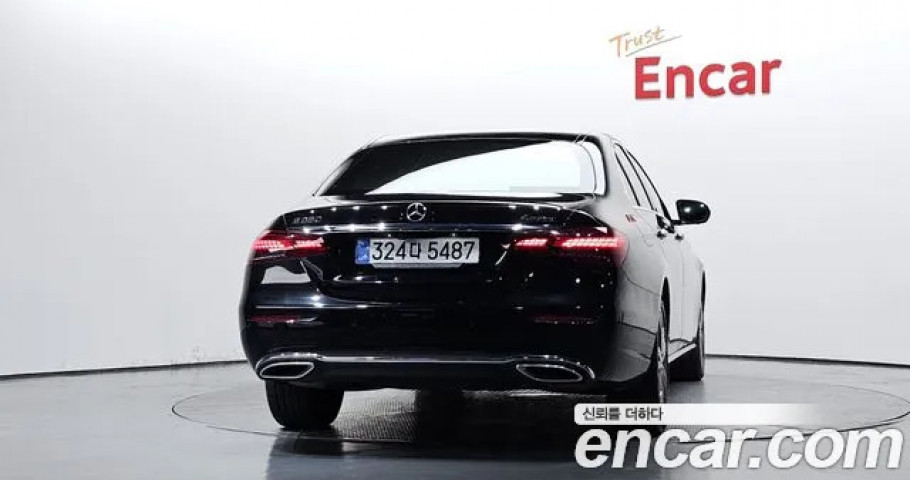 Mercedes-Benz E-Class 