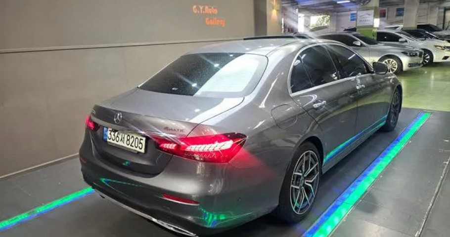 Mercedes-Benz E-Class 