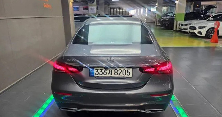 Mercedes-Benz E-Class 