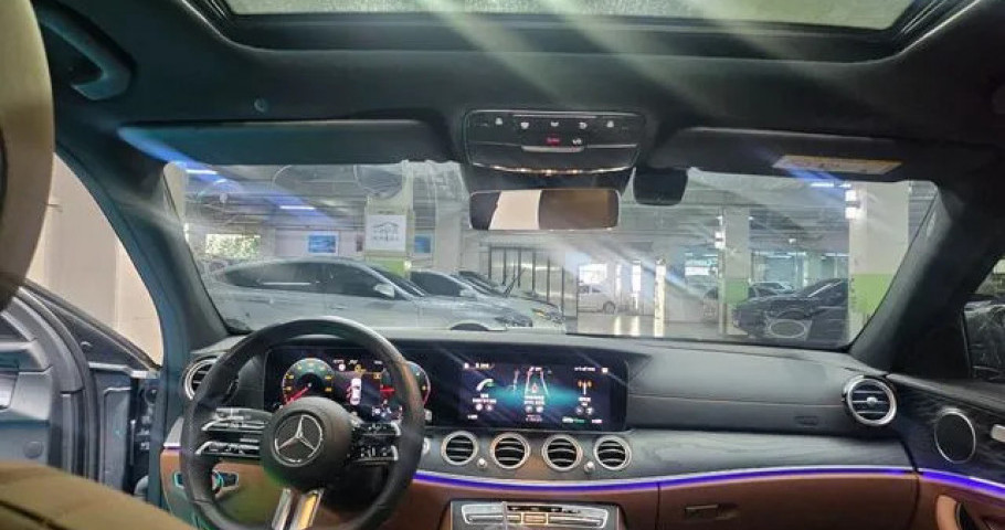 Mercedes-Benz E-Class 
