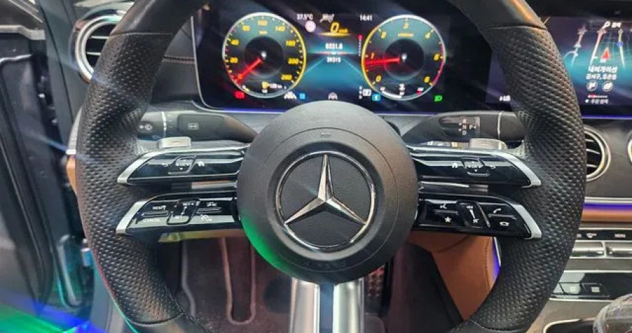 Mercedes-Benz E-Class 