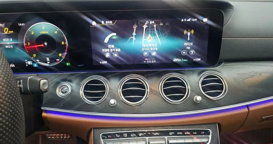 Mercedes-Benz E-Class 