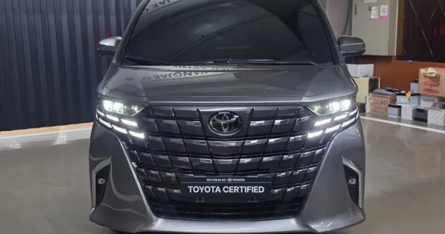 Toyota Alphard 