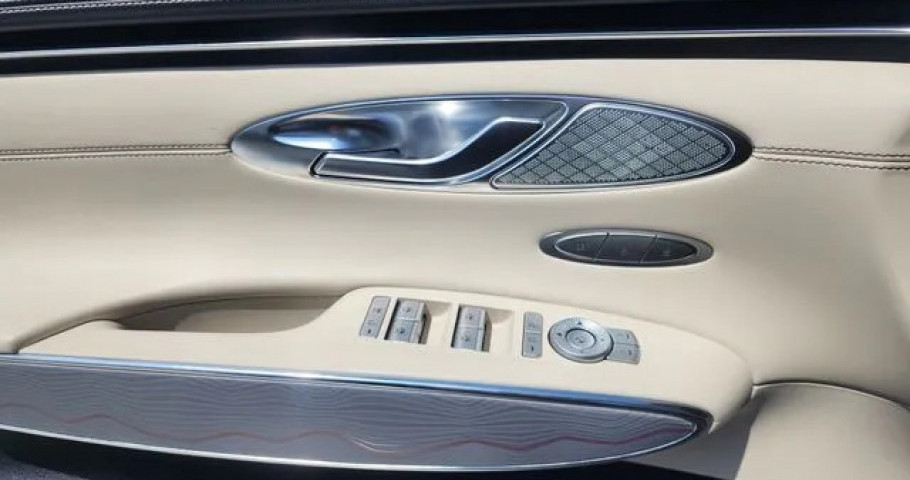 Genesis Gv70 